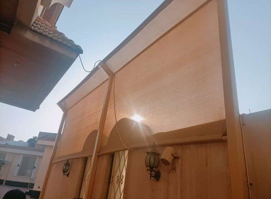 تركيب سواتر قماش في الموقع شمال الرياض